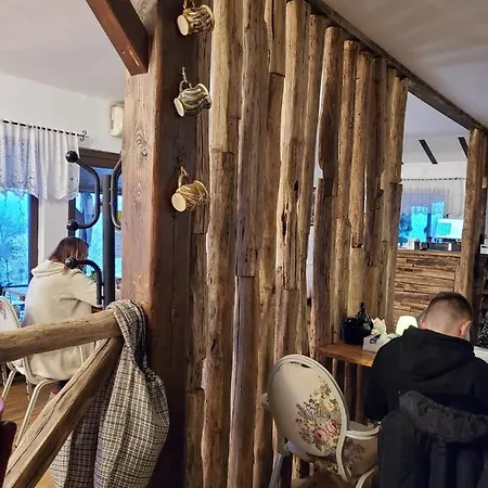 Hanu Lu Mos Opinca