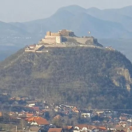 Hanu Lu Mos Opinca Deva