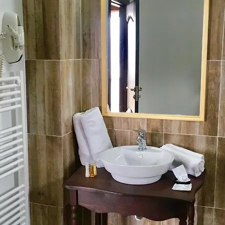 Guest house Hanu Lu Mos Opinca 3*